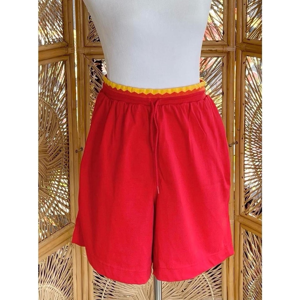 Vintage NWT Victoria Sport Petites Retro Red Pull on Shorts with Zig Zag Waist - Picture 6 of 7